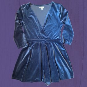 UO Silence + Noise | Navy Velvet Carnation Romper